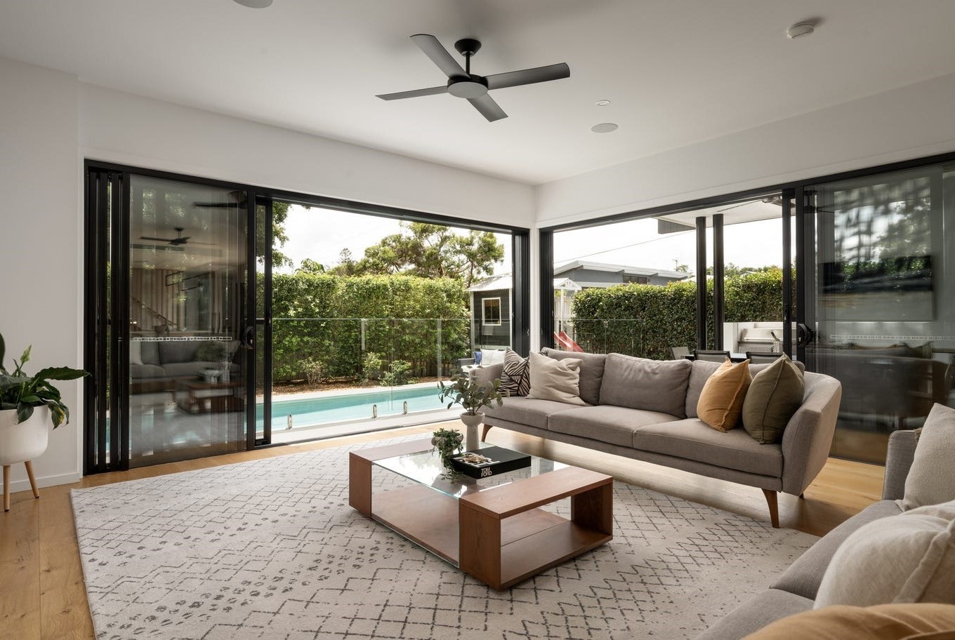 4 Arbour street Sherwood 9